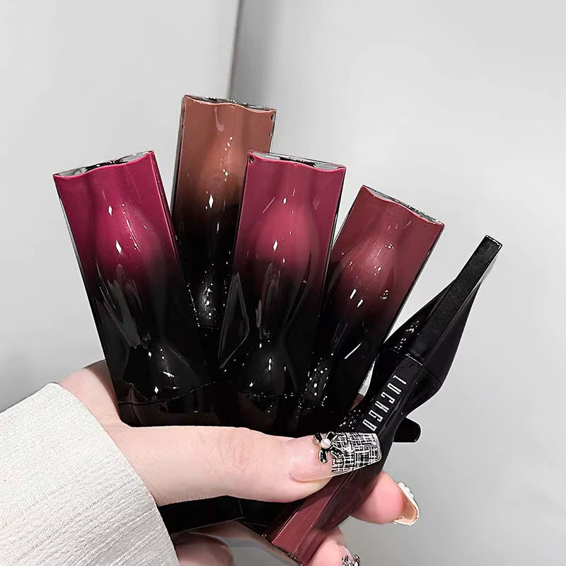 Get Luscious Lips with Our Waterproof Long-Lasting Mirror Lip Gloss - Moisturizing Liquid Lipstick for a Bright and Beautiful Look!