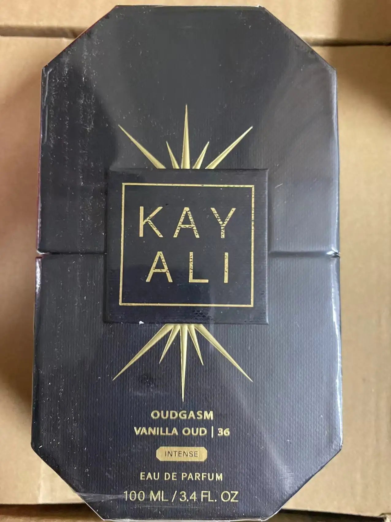 Indulge in Luxury: 100ml Women's Eau De Parfum with Alluring Floral Fruity Vanilla Oriental Woody Notes